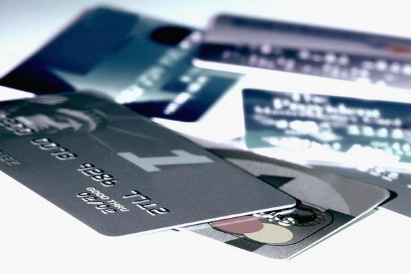 Быстрые кредиты с использованием пластиковых карт Быстрые кредиты с использованием пластиковых карт