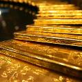 Цены на золото приблизились к годичному минимуму